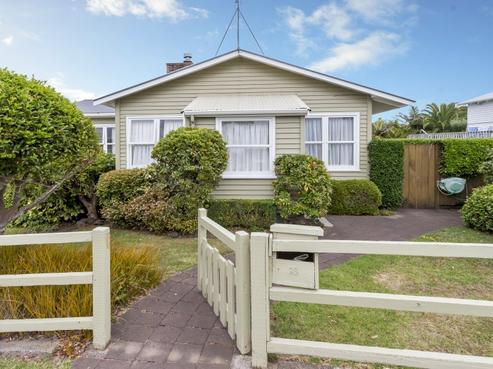 16 Marine Parade, Mellons Bay