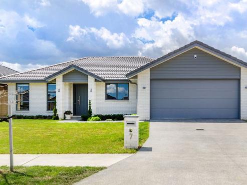 7 Tongeren Square, Karaka