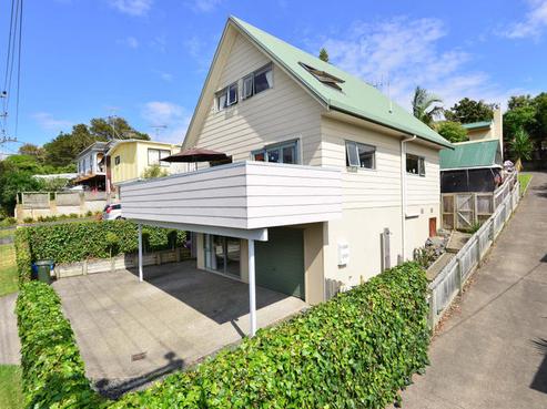 2/32 Homestead Road, Manly