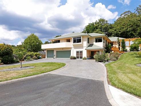 41 Aloma Way, Glenview