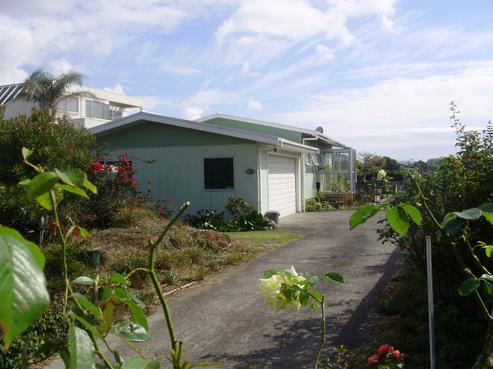 100 Hinemoa Street, Whangamata