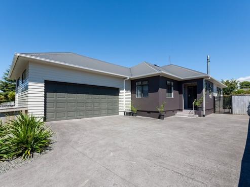 7 Clovelly Street, Brooklands