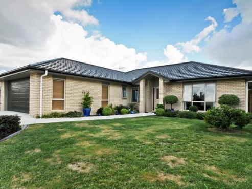 129 Saint James Drive, Huntington