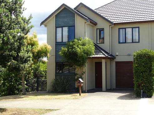 103 Fields Parade, Oteha