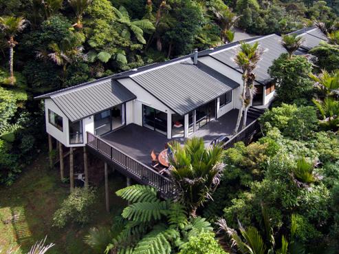 752 West Coast Road, Oratia