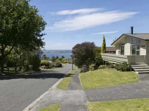 13 Brunette Drive, Acacia Bay