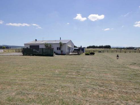 119 White Road, Broadlands Forest