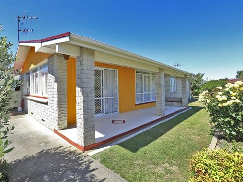 609 Willow Place, Akina