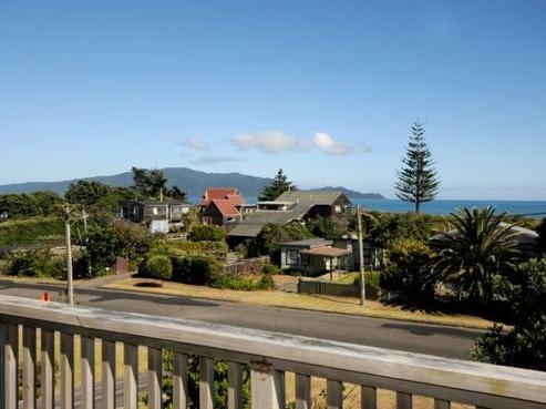 6 Tutere Street, Waikanae Beach