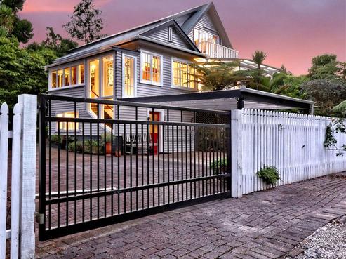 50 Mountain Road, Henderson Valley