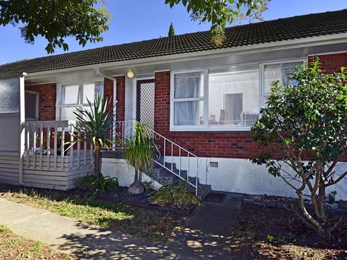 2/12 Trafalgar Road, Milford