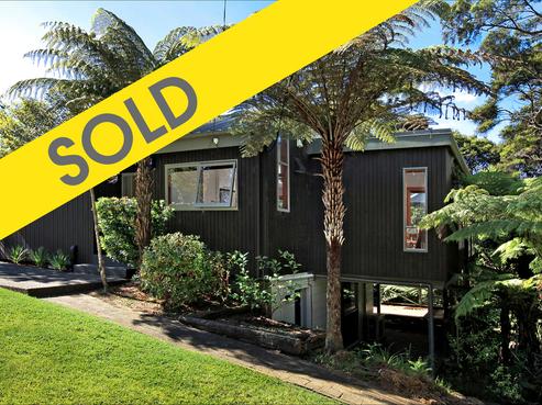 74 Woodfern Crescent, Titirangi