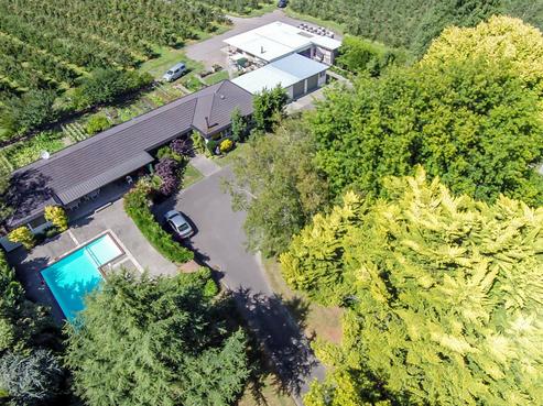 1342 Southland Road, Longlands