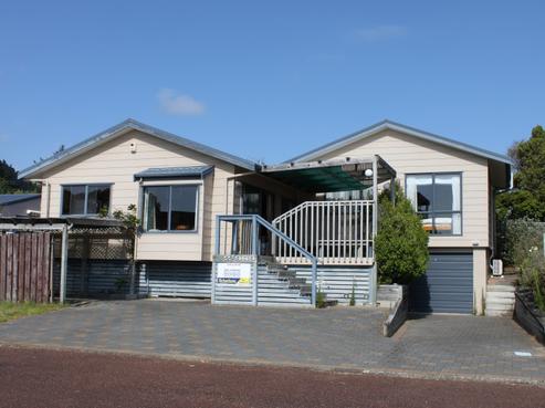 2 Beaumont Green, Pauanui
