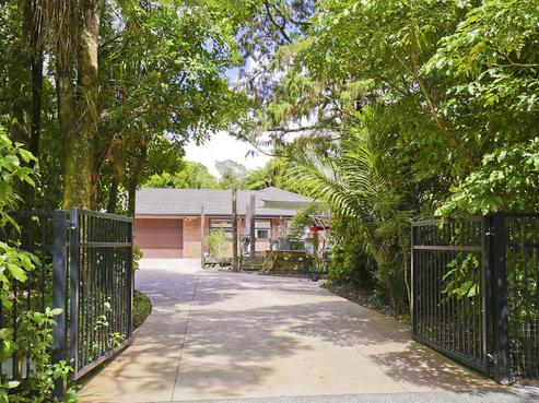 572 Scenic Drive, Waiatarua