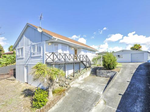 24 Moncrieff Avenue, Clendon Park