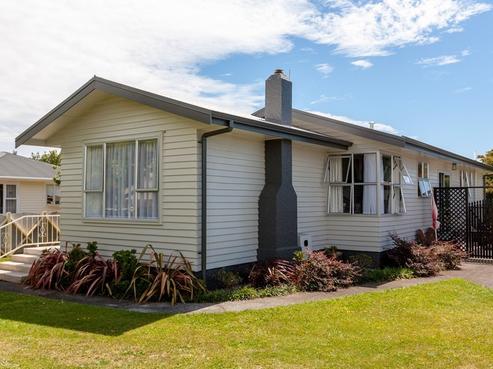 27 Cowling Road, Hurdon