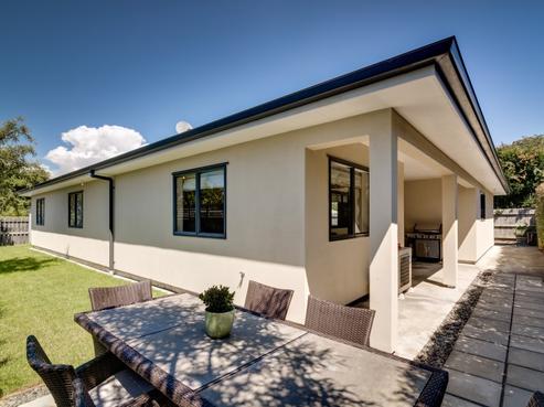 1011A Lane Street, Mahora