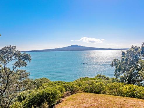 16 Hamana Street, Narrow Neck
