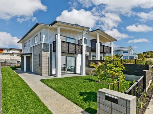 2A Remuremu Street, Long Bay
