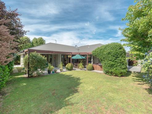 3 Grasmere Court, Huntington
