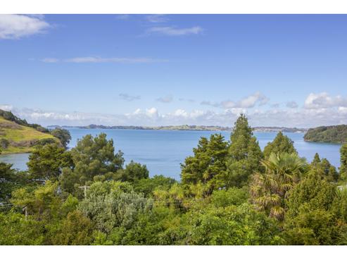 69 Clinton Road, Tawharanui Peninsula