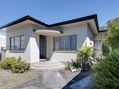 6 Chaucer Road South, Napier Hill