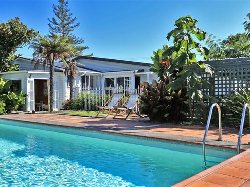 2 Hellyers Lane, Clive