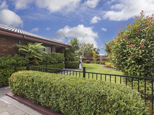 1 Sheffield Place, Botany Downs