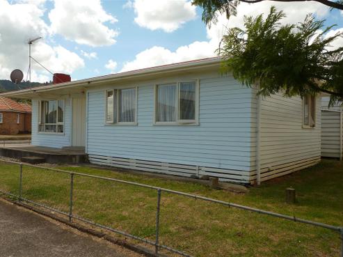 512 Queen Street, Thames
