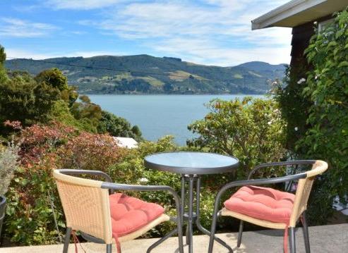 9 Howard Street, Macandrew Bay