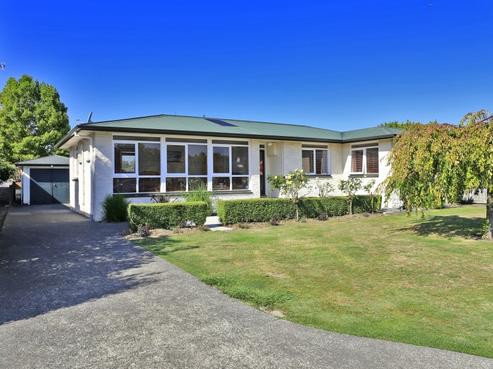 505 Hart Place, Frimley