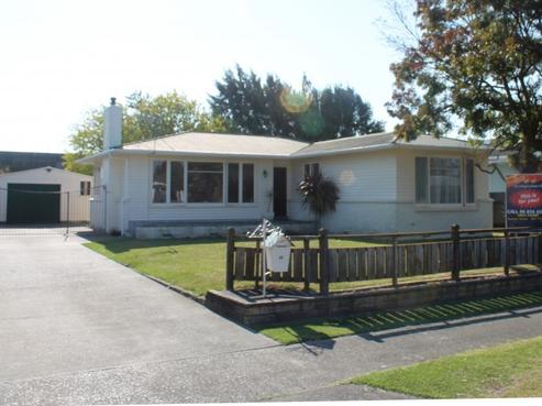 84 Clarence Cox Crescent, Pirimai