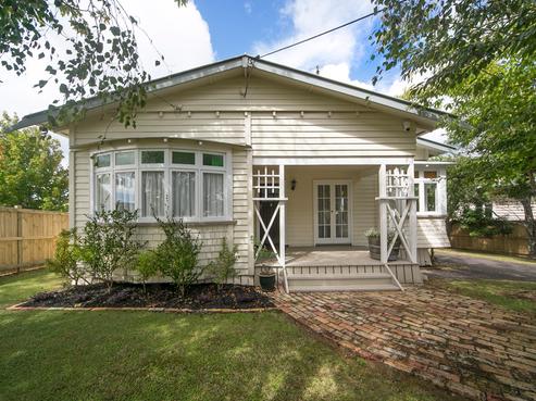 16 Alexandra Street, Riverhead