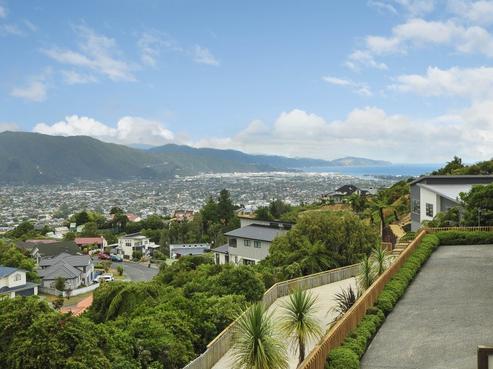 125 Redvers Drive, Belmont