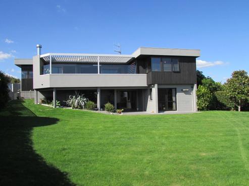 4 Beachman Grove, Hilltop