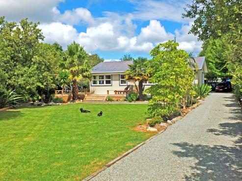 9 Rose Place, Kamo