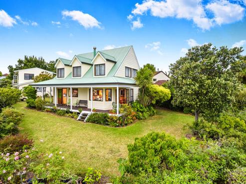 16 Venus Place, Half Moon Bay