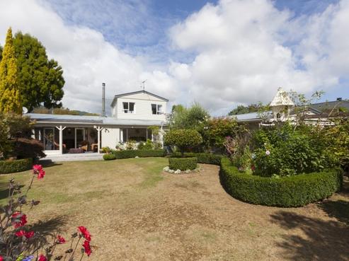 69 Kohekohe Road, Waikanae