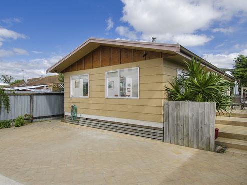 35 Lagoon Place, Poike