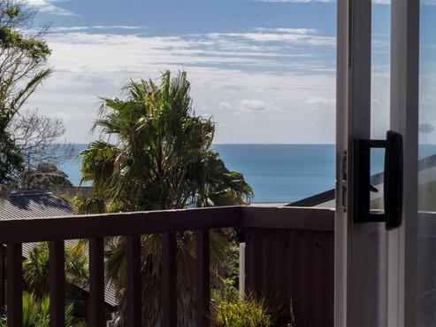 2 Cooper Road, Stanmore Bay