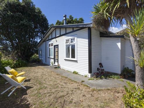 42 Ocean Road, Paekakariki