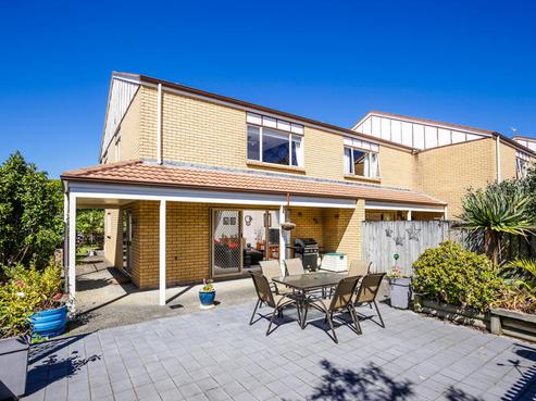 6/17 Charlenne Close, Ranui