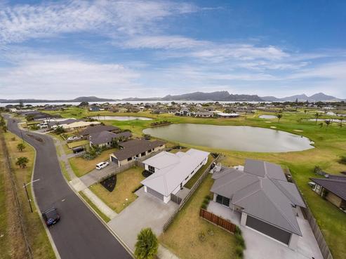 77 Barbados Way, One Tree Point