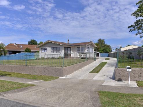 27 Martin Avenue, Wakefield