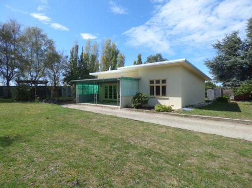 331 Alma-maheno Road, Deborah