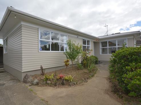 25 Williams Crescent, Otara