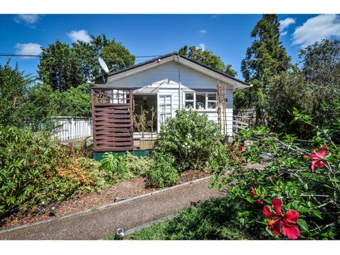 27B Glenvar Road, Torbay