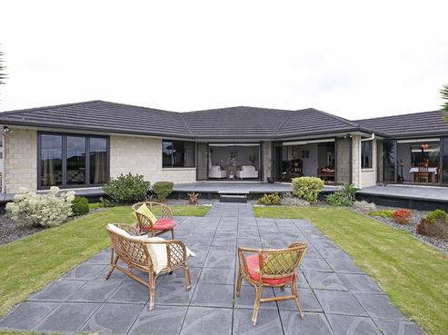 64 Somerton Drive, Huntington
