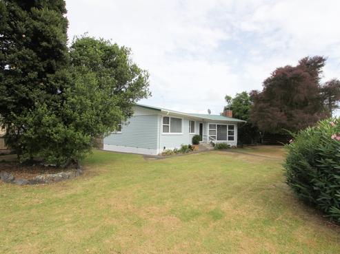 2 Lynn Place, Otara